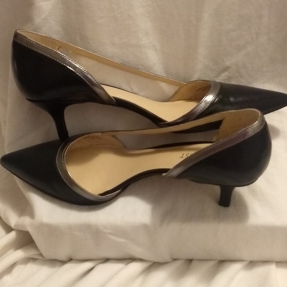 Nine Low Heels Pumps Size 8M Black - Picture 6 of 6